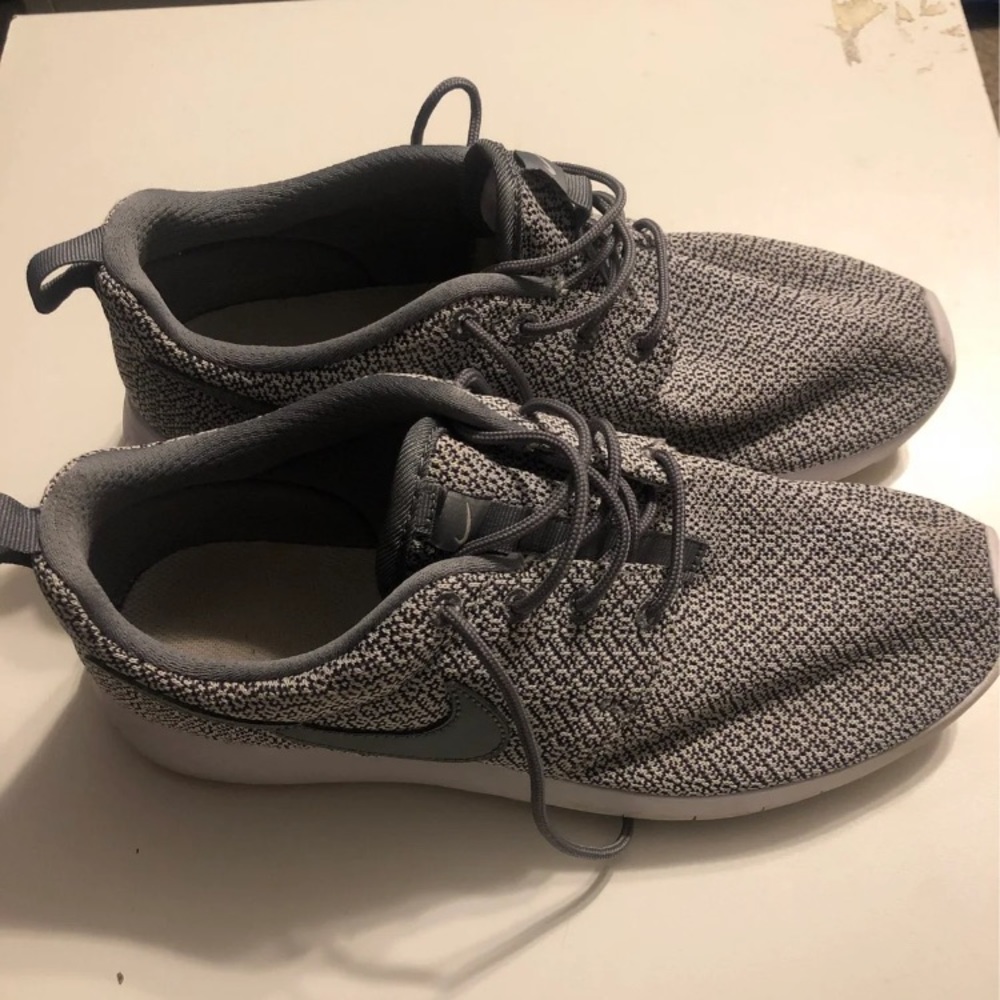 Nike Roshe Sneakers